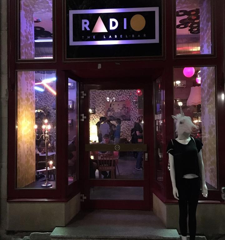 Radio The Label-Bar